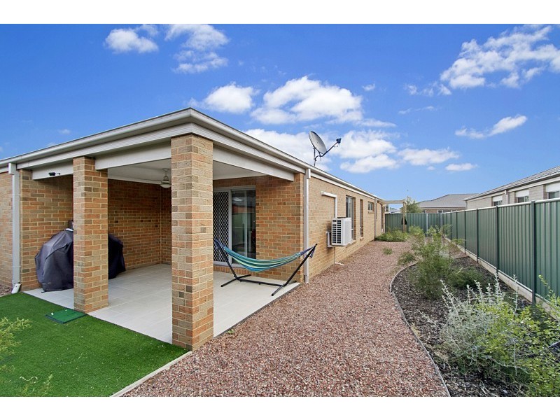 9 Caulfield Drive, Ascot VIC 3551
