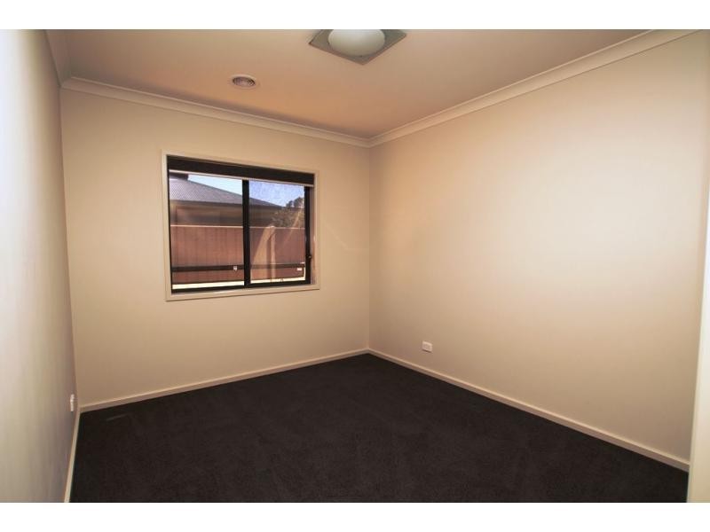 5 Lena Place, Strathfieldsaye VIC 3551