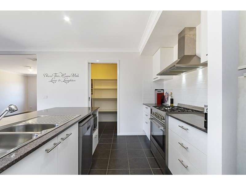 37 Swanson Boulevard, Strathfieldsaye VIC 3551