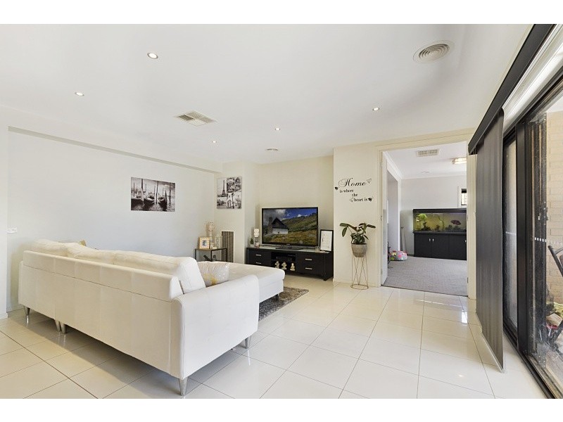 4 Buderim Court, Maiden Gully VIC 3551