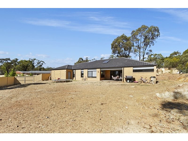 4 Buderim Court, Maiden Gully VIC 3551