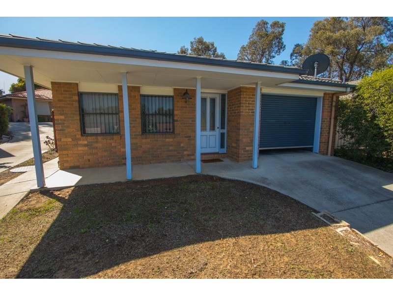 2/17 Claire Court, Kennington VIC 3550