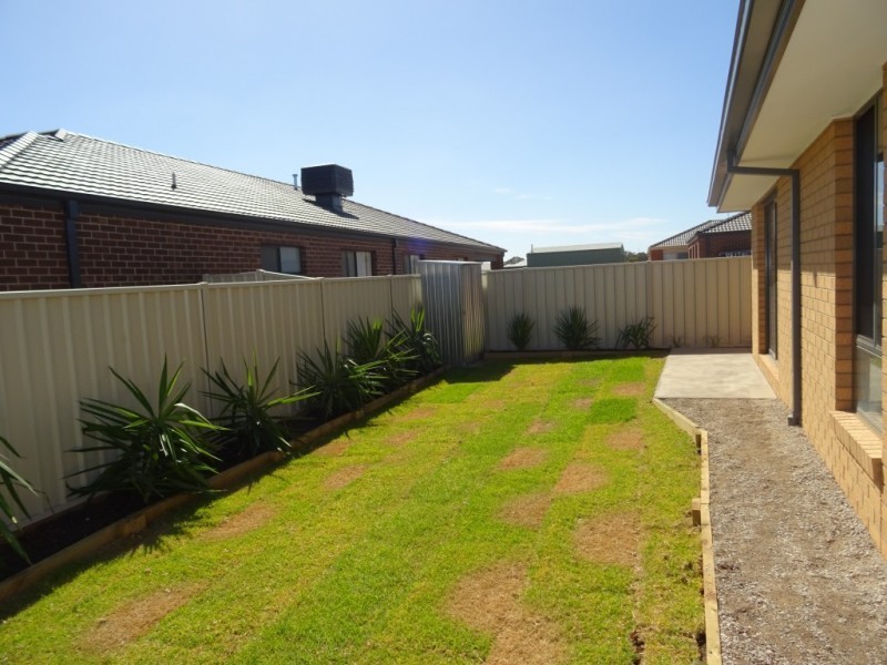 15 Dylan Street, Epsom VIC 3551