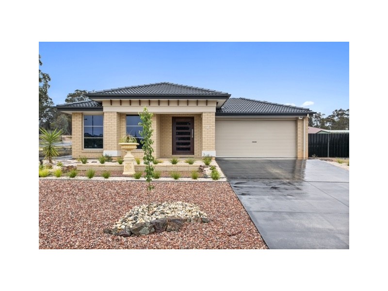 2 McConnell Drive, Junortoun VIC 3551