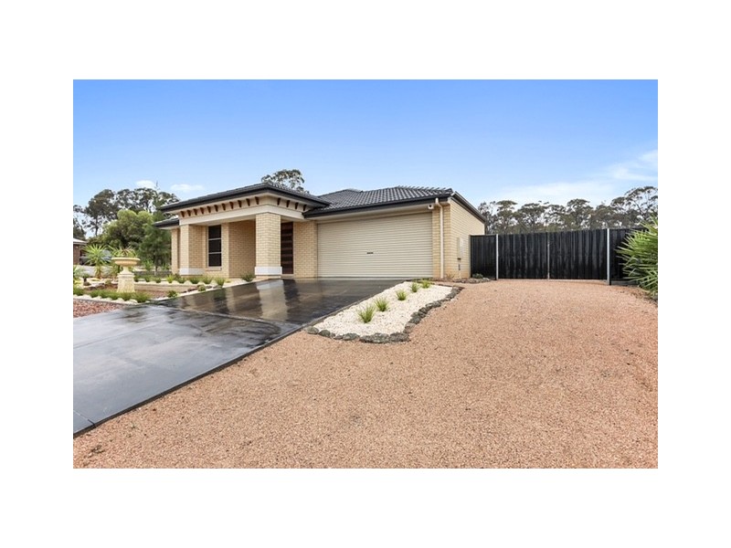 2 McConnell Drive, Junortoun VIC 3551