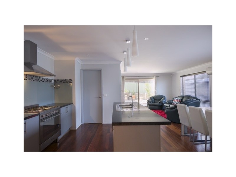 2 McConnell Drive, Junortoun VIC 3551