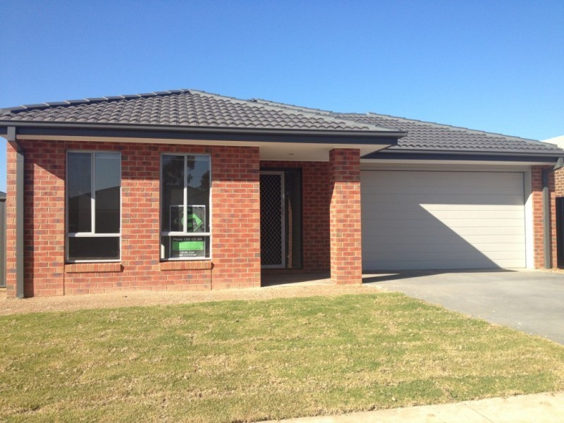 21 National Parade, Eaglehawk VIC 3556