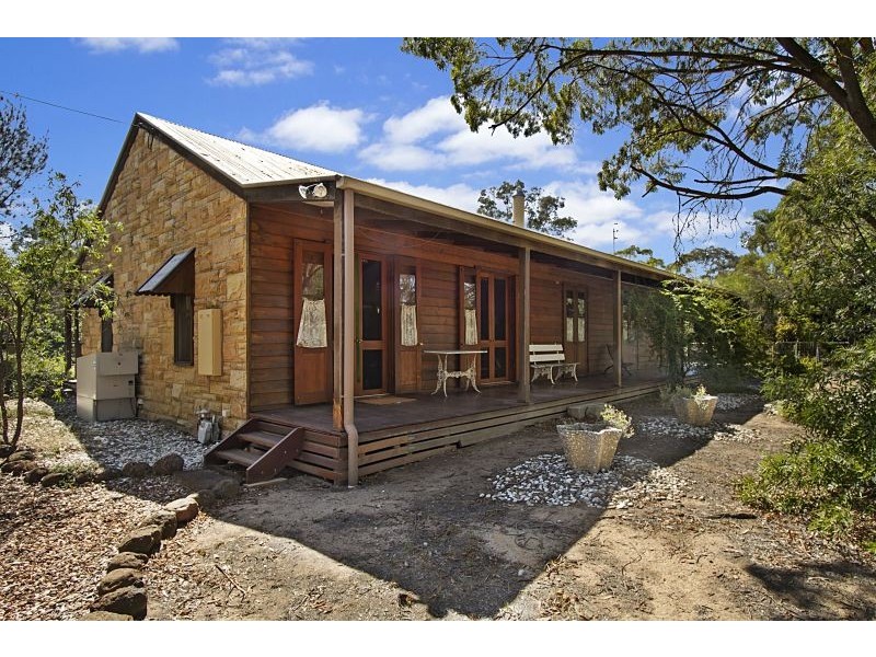 11 Fairway Drive, Ascot VIC 3551