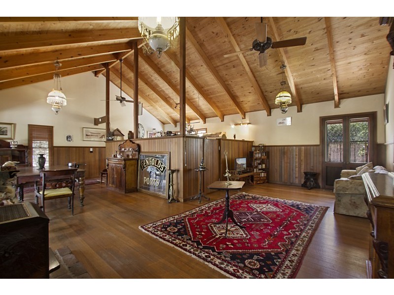 11 Fairway Drive, Ascot VIC 3551