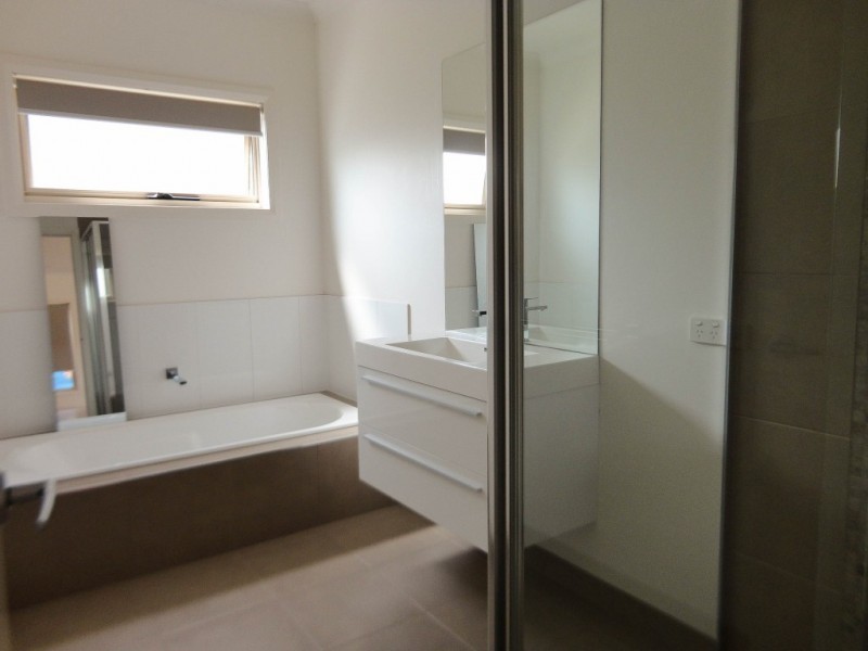 4/278 Mackenzie Street, Golden Square VIC 3555