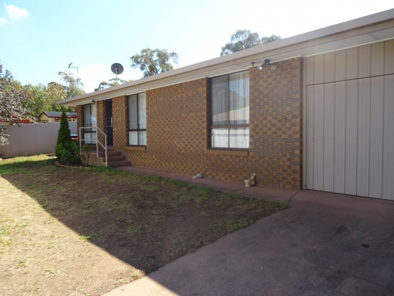 2/156 Olympic Parade, Kangaroo Flat VIC 3555