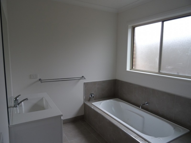 4/22A Emmett Street, Golden Square VIC 3555