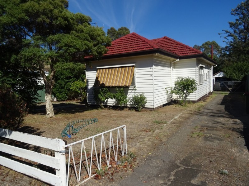 28 Carpenter Street, Kangaroo Flat VIC 3555