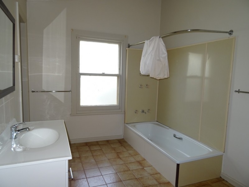 56 Simpsons, Eaglehawk VIC 3556