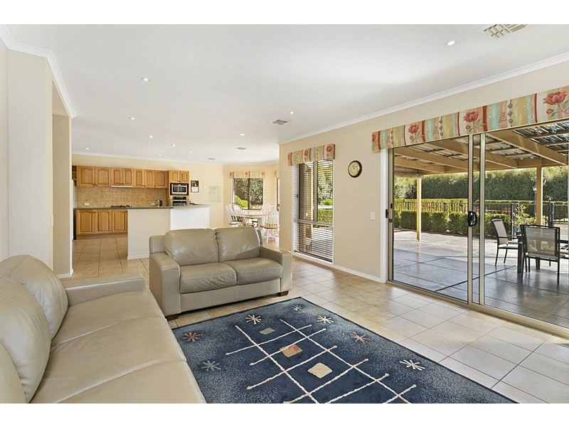 16 Currawong Court, Kennington VIC 3550