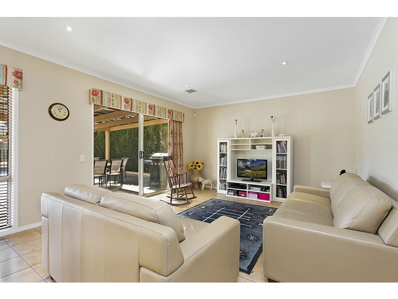 16 Currawong Court, Kennington VIC 3550