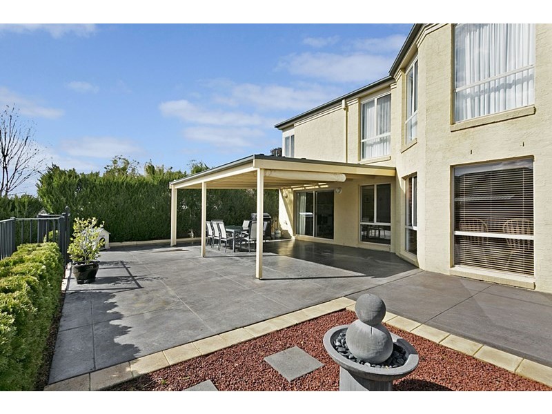 16 Currawong Court, Kennington VIC 3550