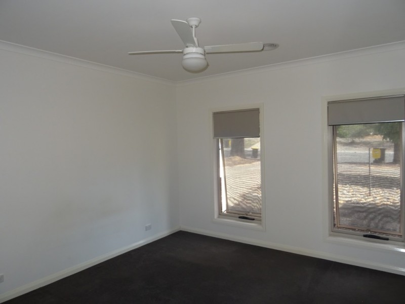 1/27 MacDougall Road, Golden Square VIC 3555