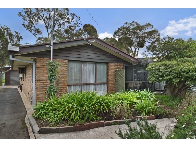 110 Crusoe Road, Kangaroo Flat VIC 3555