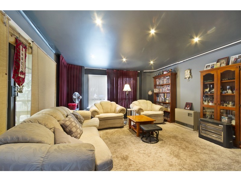 110 Crusoe Road, Kangaroo Flat VIC 3555