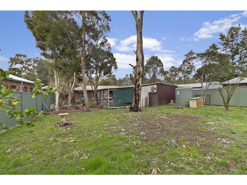 110 Crusoe Road, Kangaroo Flat VIC 3555