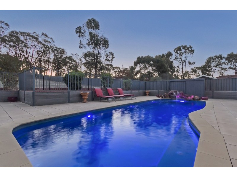 10 Michelle Drive, Maiden Gully VIC 3551