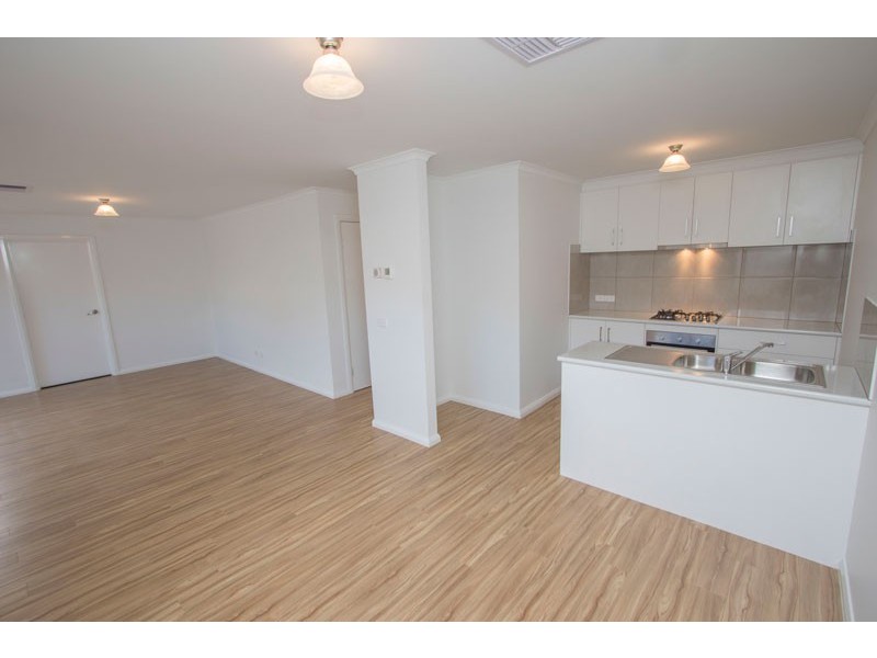 2/48 Panton Street, Golden Square VIC 3555