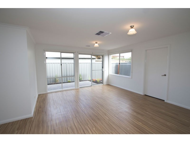 2/48 Panton Street, Golden Square VIC 3555