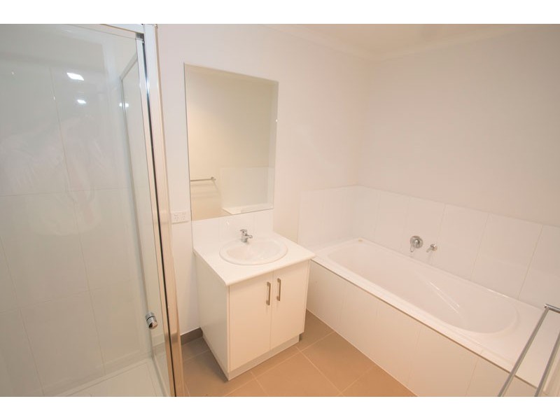 2/48 Panton Street, Golden Square VIC 3555