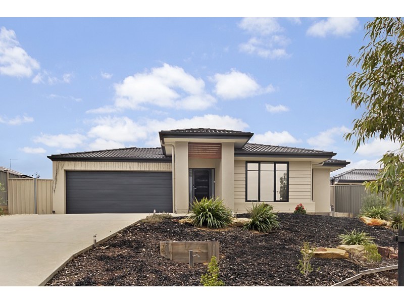 18 Freeman Drive, Kangaroo Flat VIC 3555