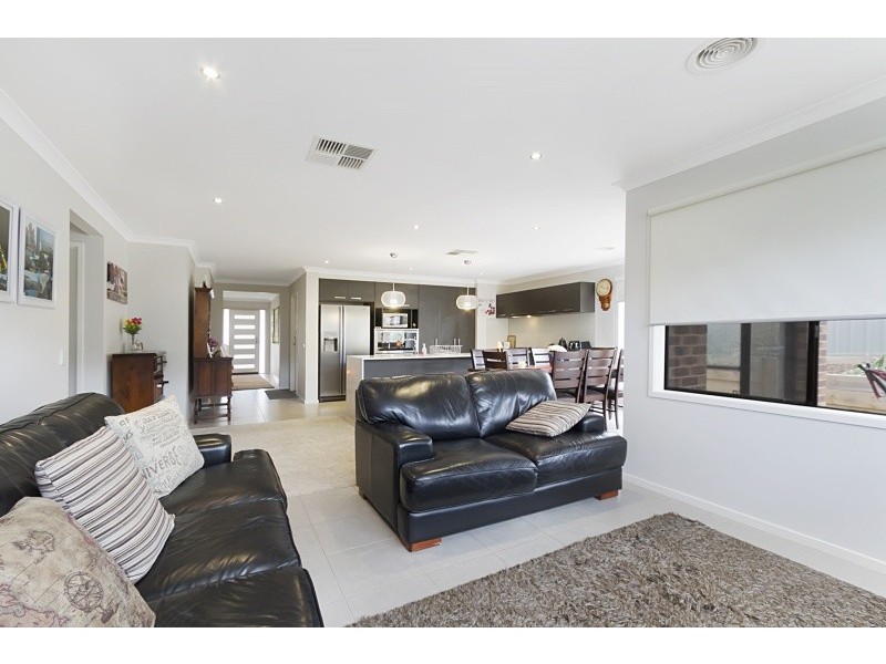 18 Freeman Drive, Kangaroo Flat VIC 3555
