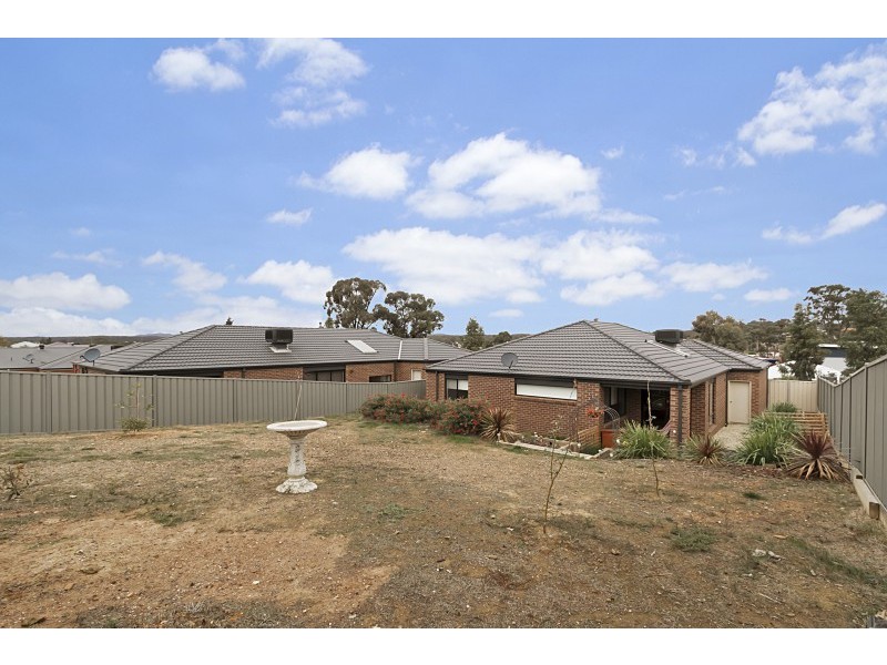 18 Freeman Drive, Kangaroo Flat VIC 3555