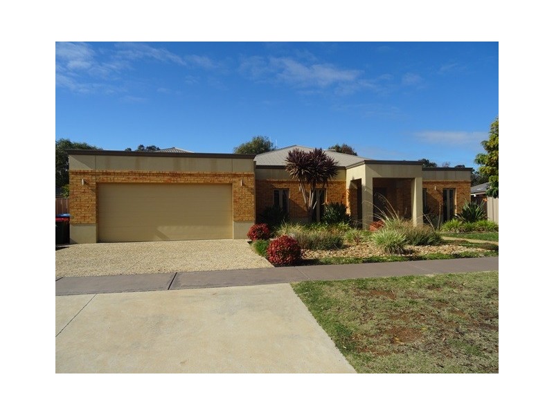 28 Regent Street, Strathfieldsaye VIC 3551