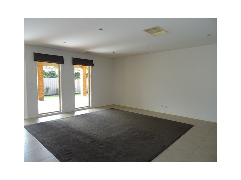 28 Regent Street, Strathfieldsaye VIC 3551