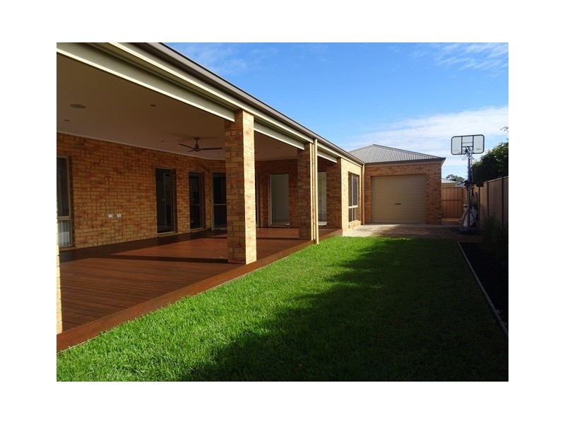 28 Regent Street, Strathfieldsaye VIC 3551