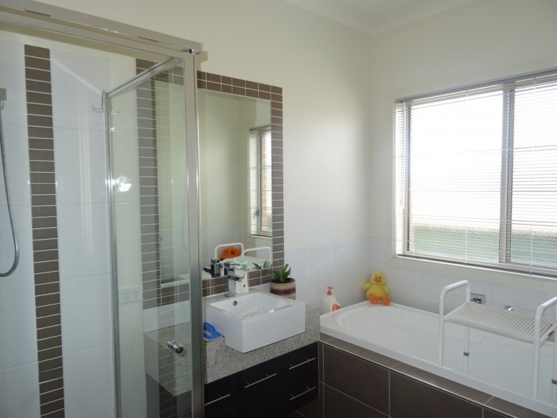 18 Athena Way, Strathfieldsaye VIC 3551