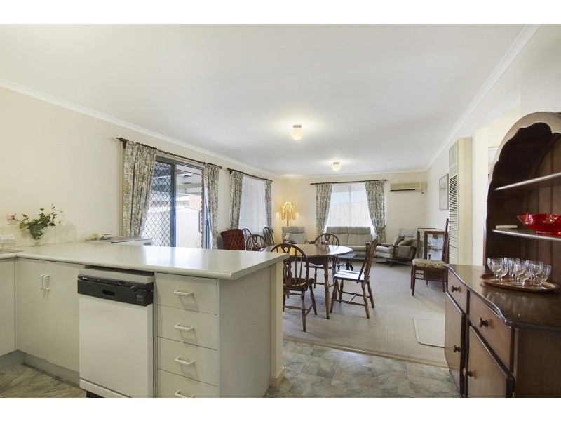 4 Liepoldt Rise, Golden Square VIC 3555