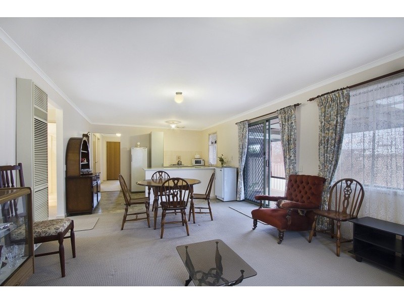 4 Liepoldt Rise, Golden Square VIC 3555
