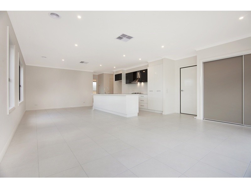3/22 Emmett Street, Golden Square VIC 3555