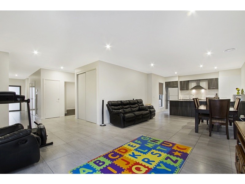 1/20a MacDougall Road, Golden Square VIC 3555