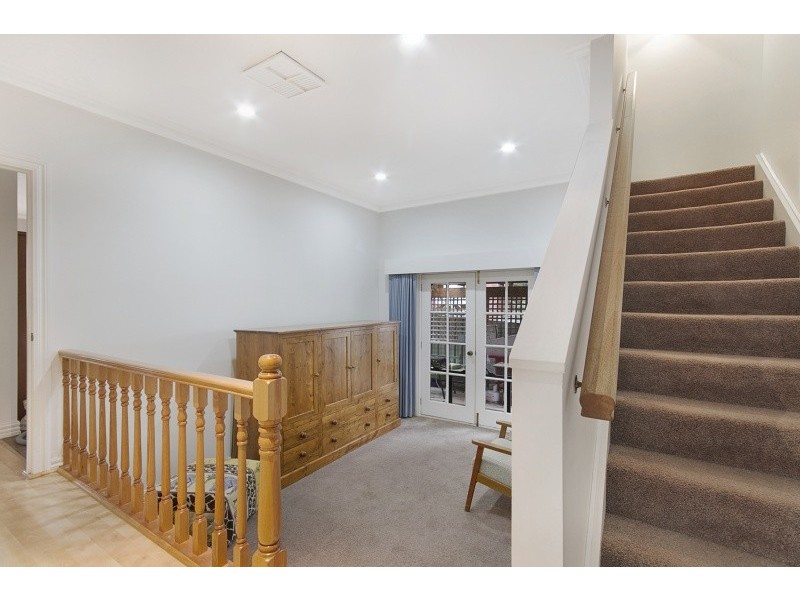 6 Cardogen Place, Kennington VIC 3550