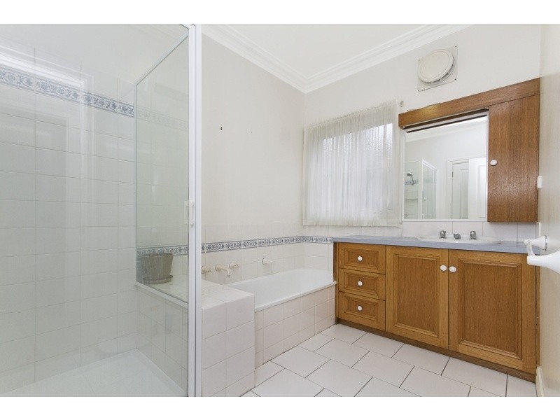 6 Cardogen Place, Kennington VIC 3550