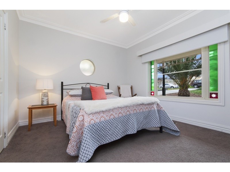 6 Cardogen Place, Kennington VIC 3550