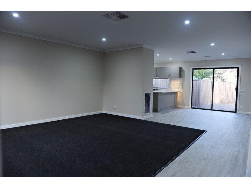 2/67 Church Street, Kangaroo Flat VIC 3555