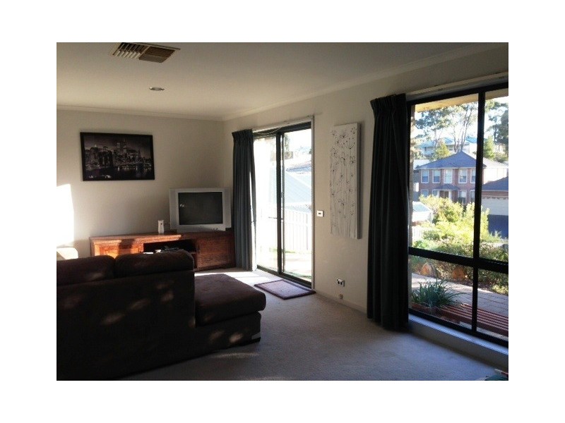 15 Proud Terrace, Flora Hill VIC 3550