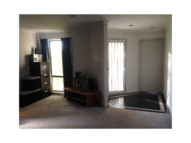 15 Proud Terrace, Flora Hill VIC 3550