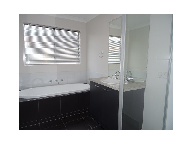 6 Sussex Street, Strathfieldsaye VIC 3551