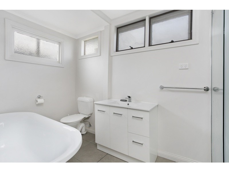 360 Eaglehawk Road, California Gully VIC 3556