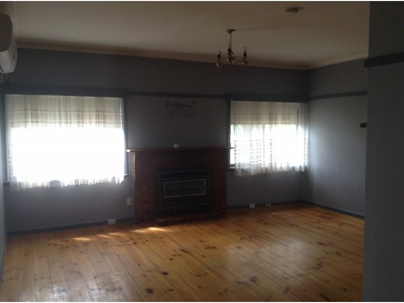 26 Carpenter, Kangaroo Flat VIC 3555