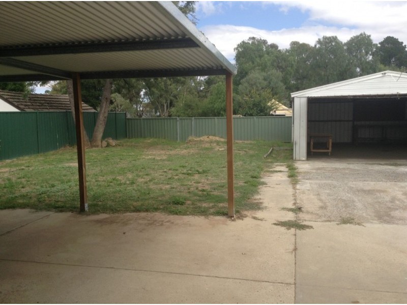 26 Carpenter, Kangaroo Flat VIC 3555